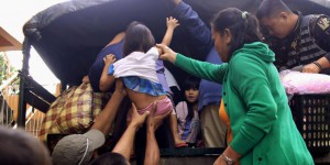 Philippines : des milliers d'habitants fuient le typhon Nock-Ten