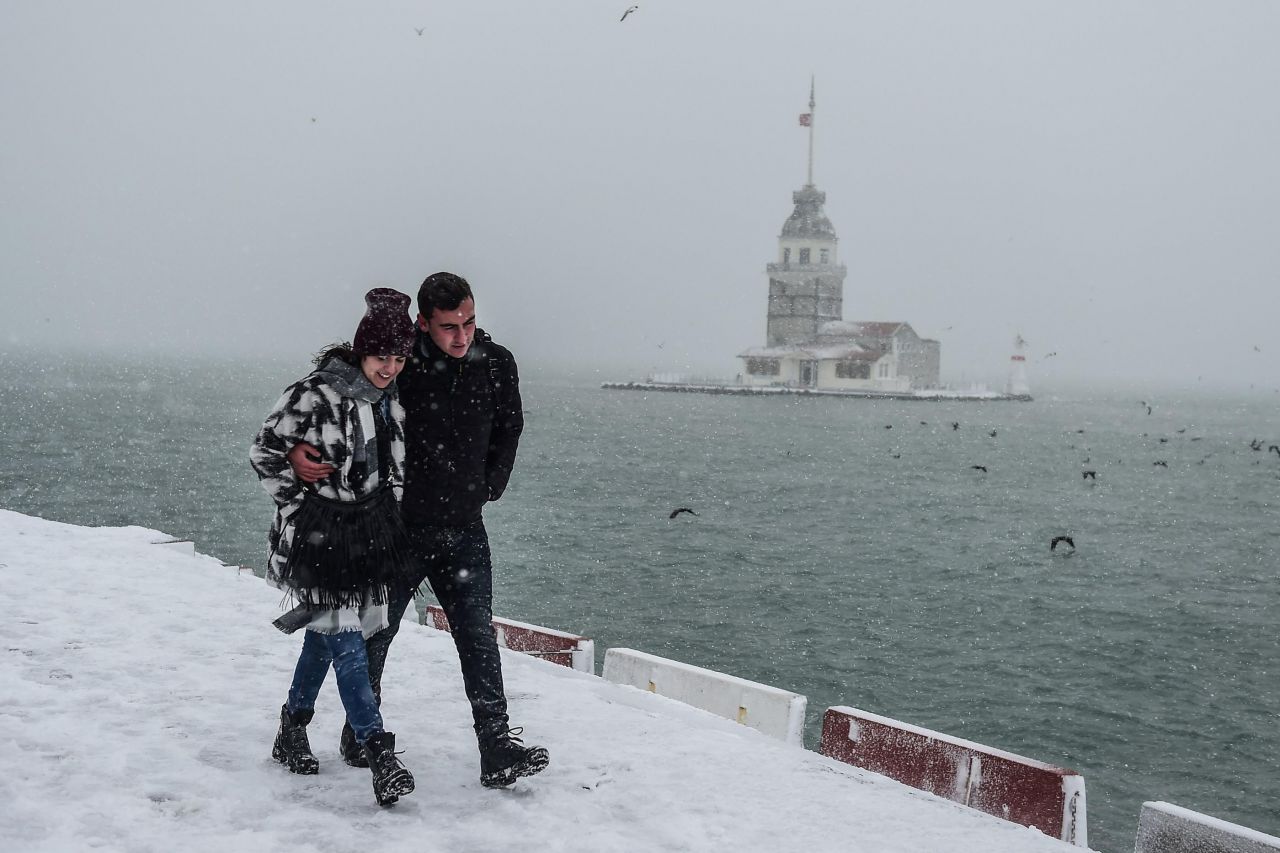 EN IMAGES. Turquie : Istanbul paralysée par la neige