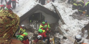 Italie : six autres corps extraits de l'hôtel dévasté par une avalanche