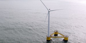 Loire-Atlantique : la première éolienne flottante de France en construction