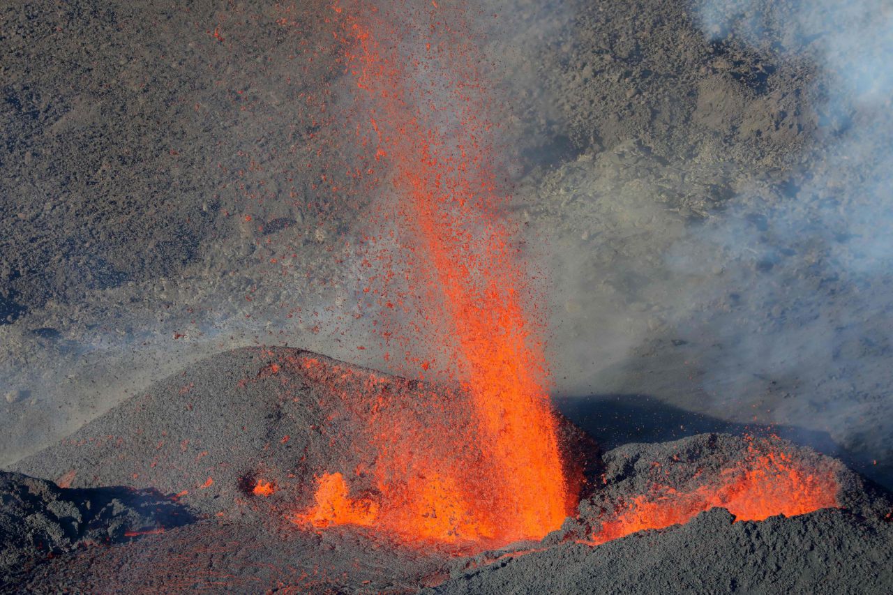 EN IMAGES. La Réunion : éruption du Piton de la Fournaise