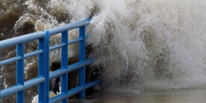 Intempéries : trois départements restent en alerte aux fortes vagues