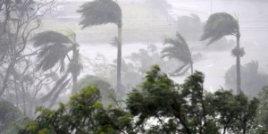 Australie : le cyclone Debbie touche terre à 260 km/h