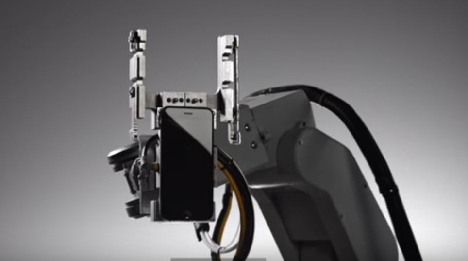 VIDEO. Apple a mis en action son robot recycleur d'iPhone