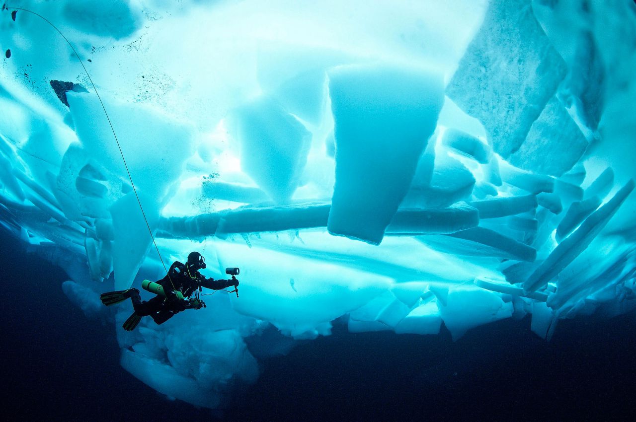 «Under the Pole», une expédition 50 mètres sous la glace