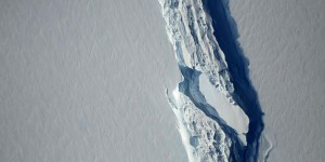 Antarctique : un des plus icebergs jamais observés s'est formé 