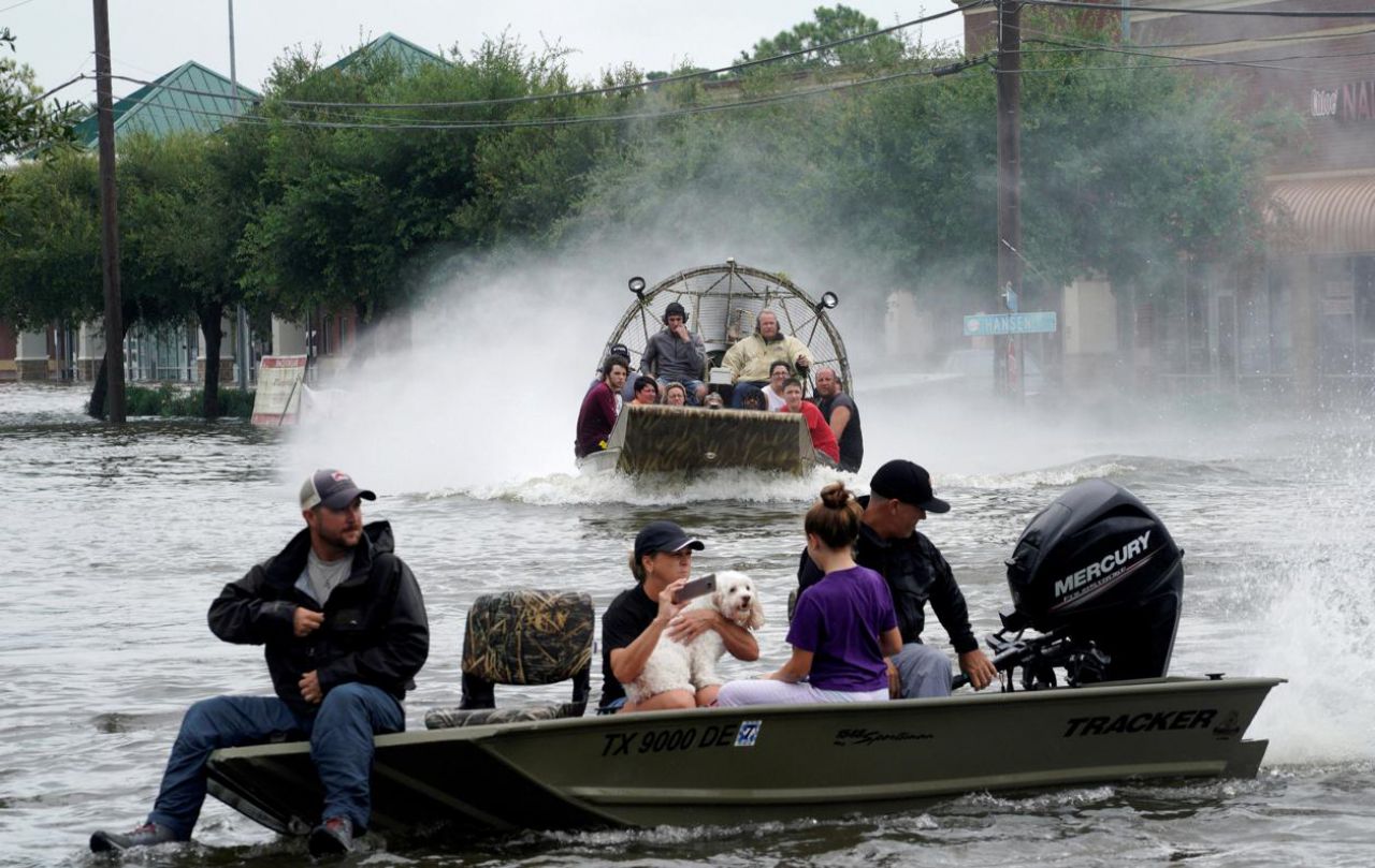 EN IMAGES. Le Texas sous les eaux de la tempête Harvey