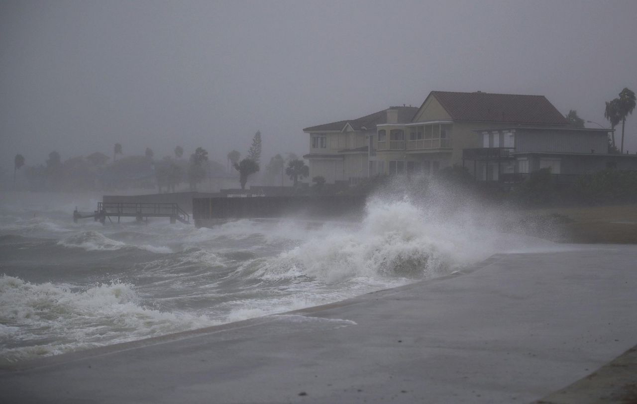 Ouragan Harvey : le Texas demande à Trump de déclarer l'état de catastrophe naturelle