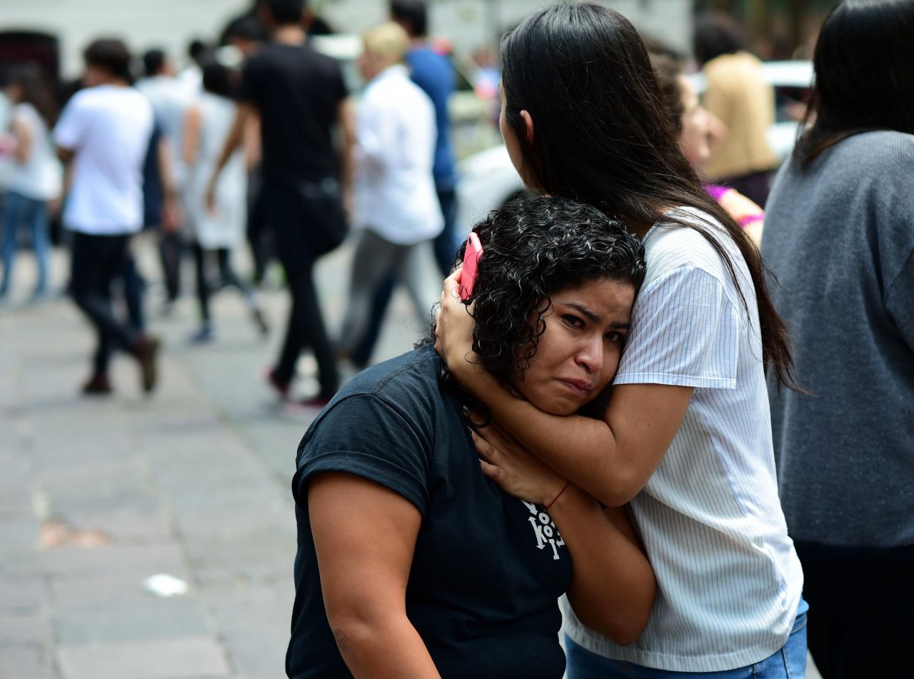 EN IMAGES. Scènes de panique après le puissant séisme au Mexique