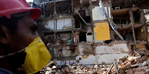 Inde : des dizaines de morts dans l'effondrement d'un immeuble à Bombay 