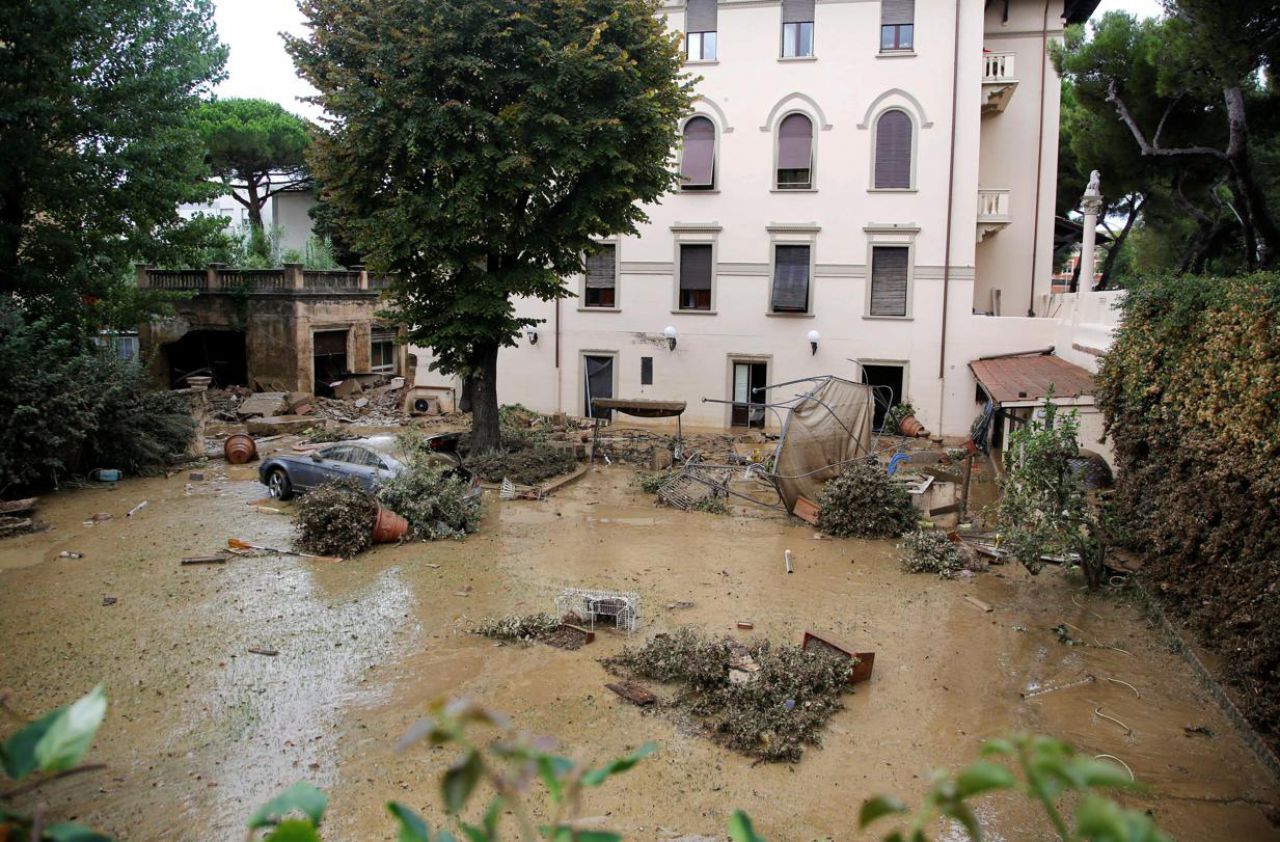 Italie : les orages et les inondations font au moins six morts en Toscane 