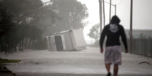 L'ouragan Irma poursuit sa course vers la Georgie mais continue de faiblir