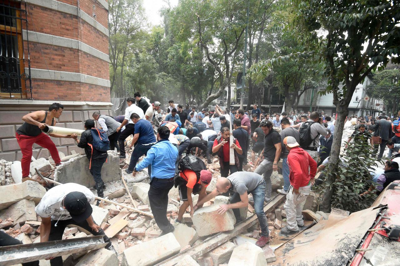 Un séisme de magnitude 7,1 secoue Mexico et ses alentours