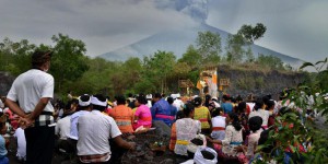 Bali : l’alerte maximale décrétée après le réveil du volcan Agung