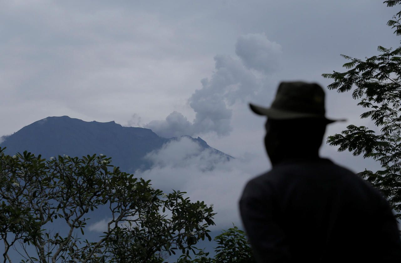 Indonésie : évacuations à Bali, menacée par l’éruption du volcan Agung