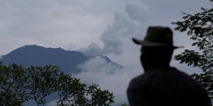 Indonésie : évacuations à Bali, menacée par l’éruption du volcan Agung