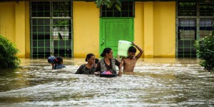 Tempête sur les Philippines  : 200 morts, 40 000 personnes placées en refuge