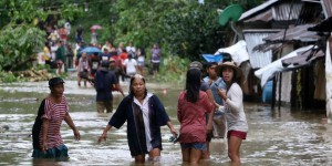 Tempête aux Philippines : trois morts et près de 80 000 personnes évacuées