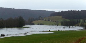 Inondations : 14 départements en alerte, fortes pluies dans le Sud