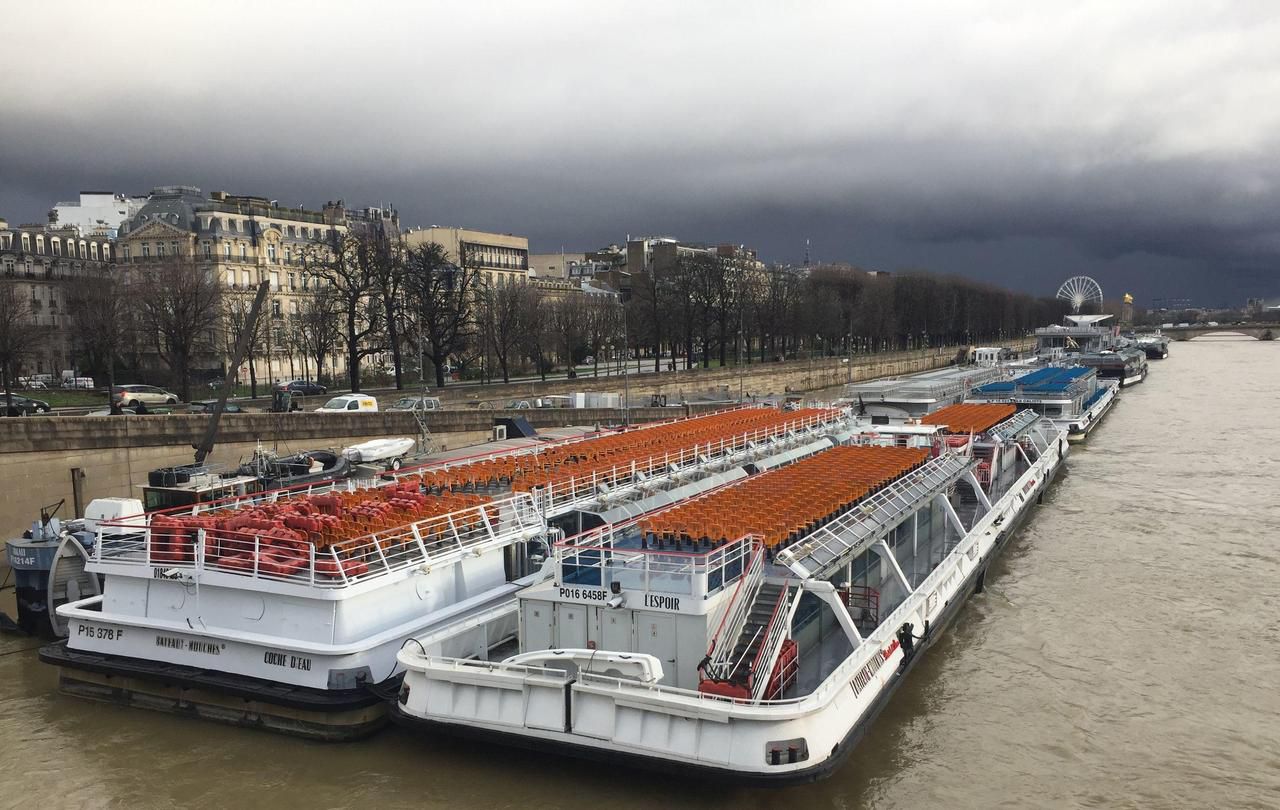 Paris : la Seine continue de monter