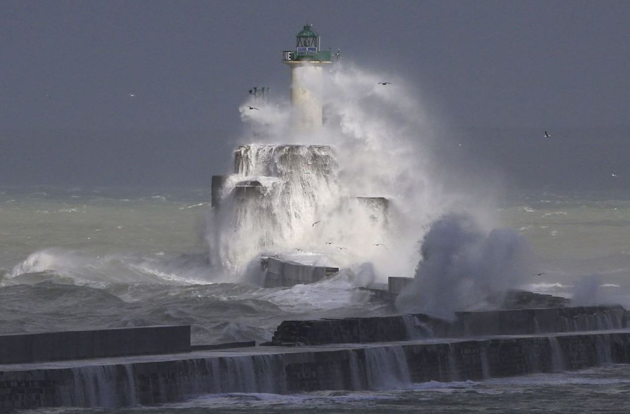 Tempête David : le Nord et le Pas-de-Calais restent en alerte au vent violent