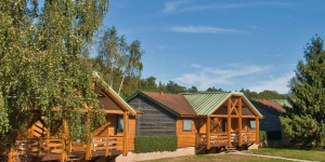 Ariège : une commune choisit du bois local pour rénover son village vacances