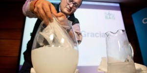 Chili : ils inventent des sacs solubles dans l’eau et non polluants
