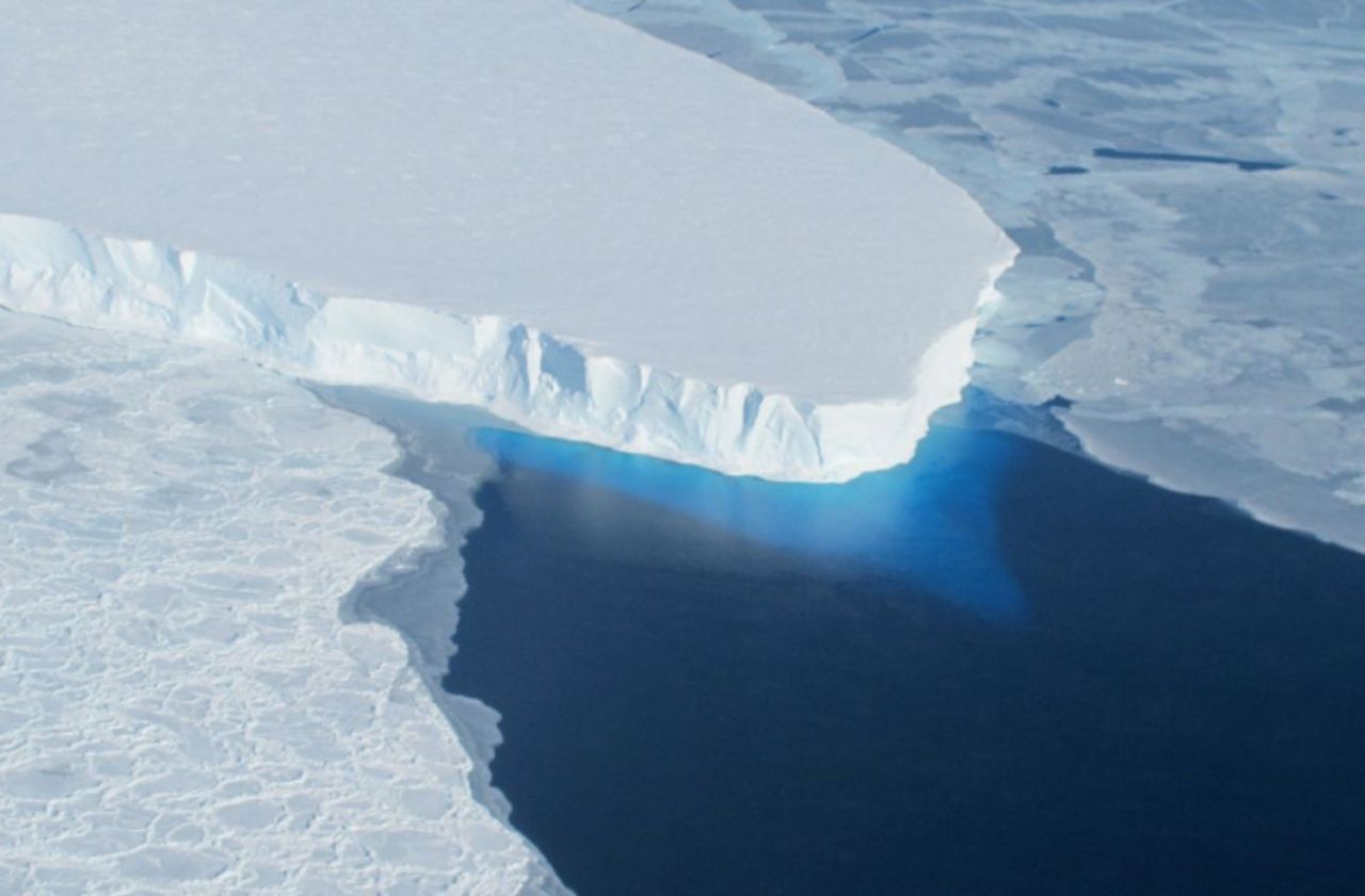 Arctique : la couche de glace la plus solide s’est encore brisée
