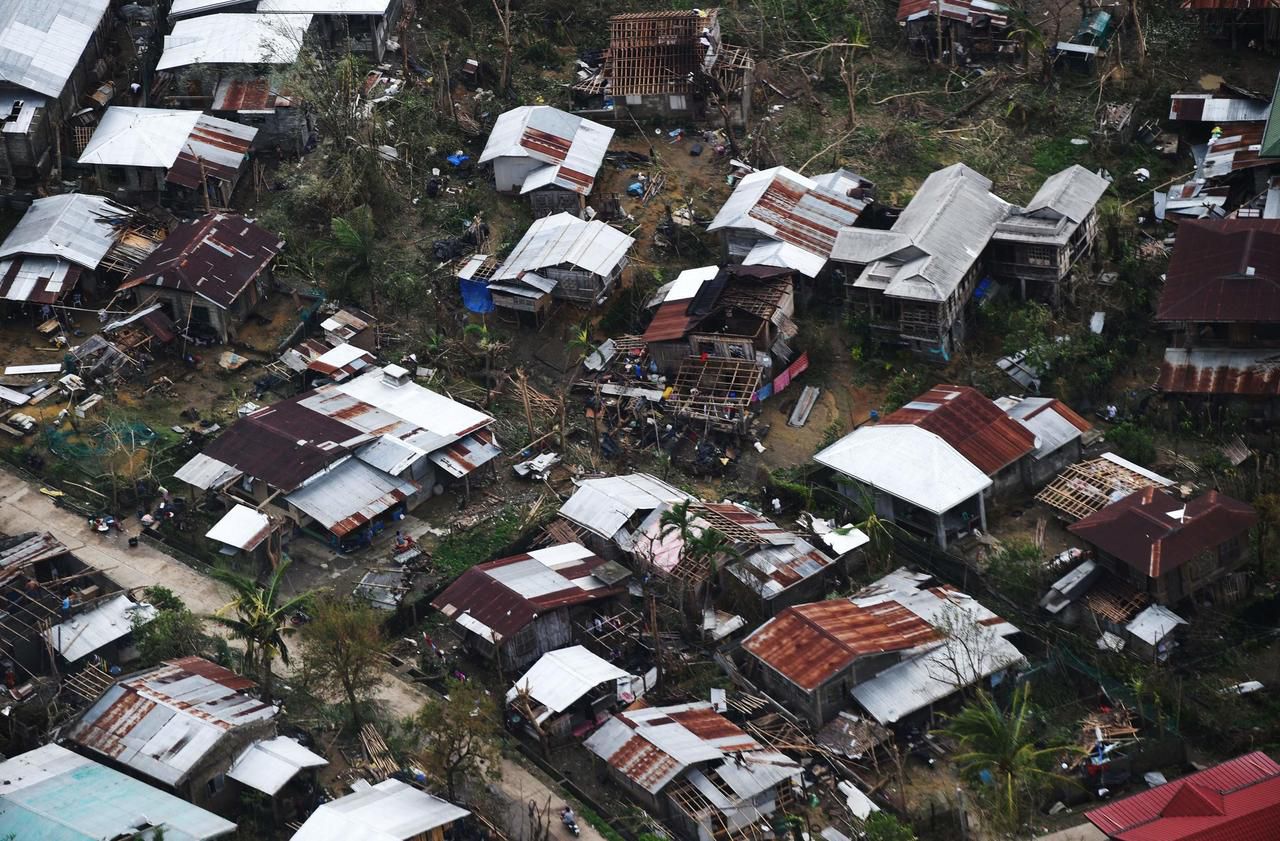 Le typhon Mangkhut fait 25 morts aux Philippines et se dirige vers la Chine