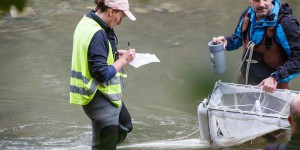 Une campagne inédite pour mesurer la pollution au plastique dans la Garonne