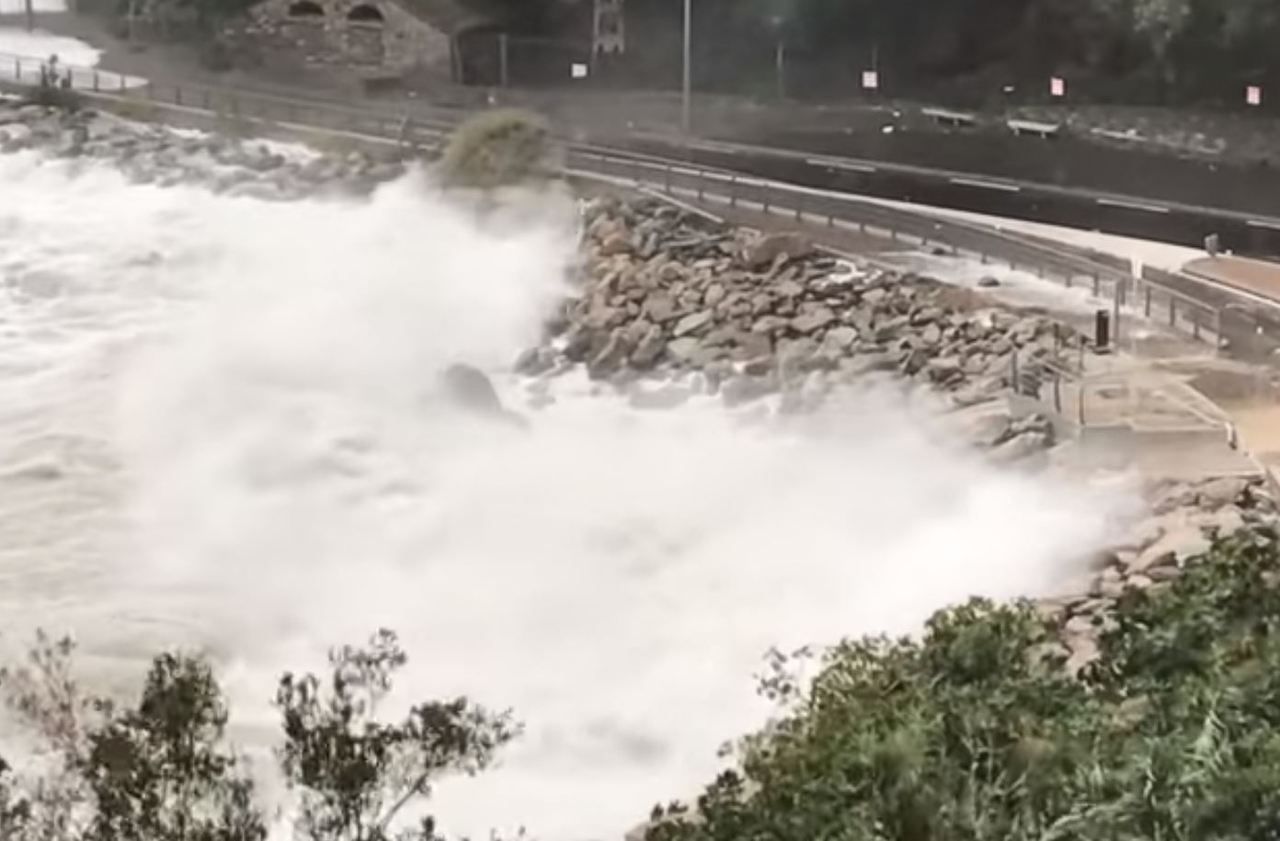 Vents violents et inondations : la Corse paralysée, 11 000 foyers privés d’électricité