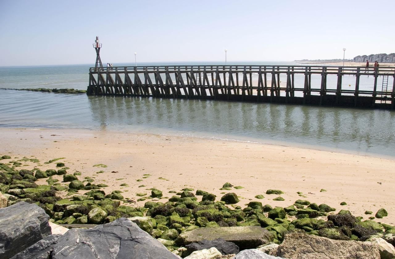 Pollution : plusieurs plages de Normandie interdites à la baignade