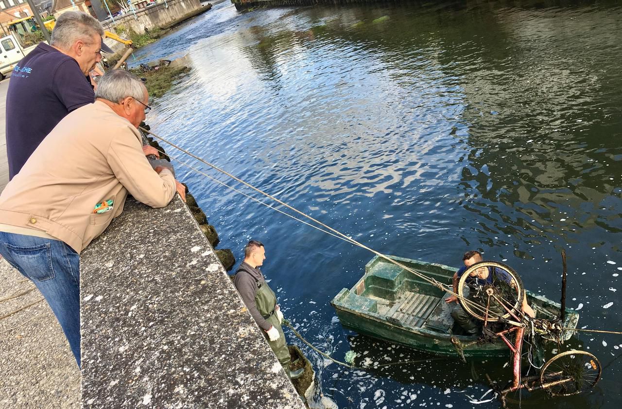 Dans l’Eure, un maire en appelle aux bonnes volontés pour nettoyer la rivière