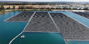 47 000 panneaux solaires sur un lac : la première centrale photovoltaïque flottante inaugurée en France