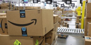 Amazon : trois associations accusent le géant américain d’impunité fiscale et environnementale