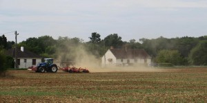 Pesticides : bientôt une règle nationale pour les épandages près des maisons