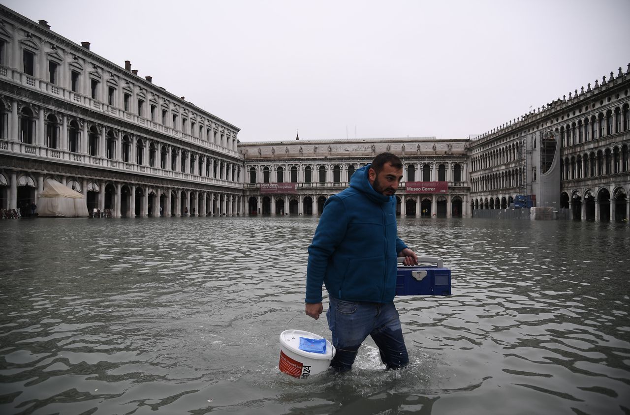 Venise sous les eaux d’une «acqua alta» : quatre questions sur une marée haute historique
