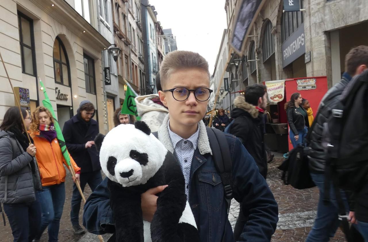 Ecologie : en Normandie, Lény, 13 ans, lutte contre les dépôts de déchets sauvages