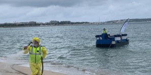 Coronavirus : à Cannes, les plages sont désinfectées