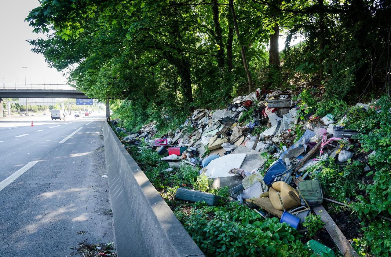 Masques, mégots : un tiers des Français jette des déchets sur la route