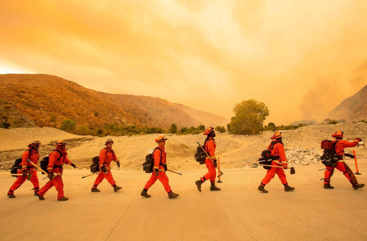 «Apple Fire» en Californie : désormais 2 200 pompiers mobilisés contre le gigantesque incendie