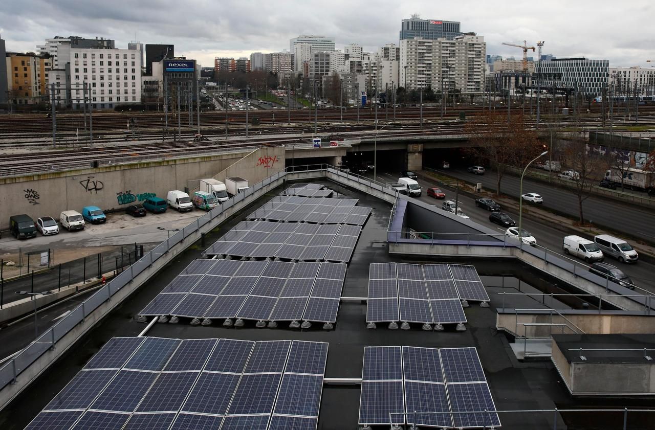 «Neuf centrales solaires ont été créées» : Paris veut accélérer la mise en œuvre de son Plan climat