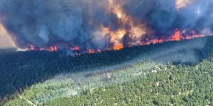 Les incendies de chaleur se multiplient au Canada et aux Etats-Unis, un village canadien consumé