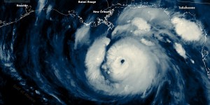 L’ouragan Ida plonge la Nouvelle-Orléans dans noir, mais s’affaiblit peu à peu