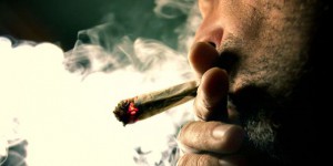 Cannabis: faut-il imposer des tests de dépistage salivaire dans les lycées?