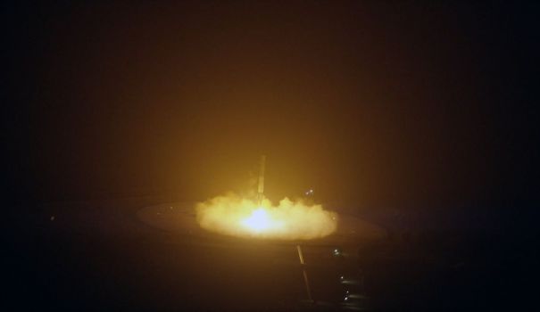 Une fusée de Space X réussit à atterrir après un vol orbital