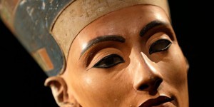 Néfertiti repose-t-elle à côté de Toutankhamon?