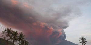 Volcan à Bali: 'une explosion aurait des répercussions écologiques et économiques'
