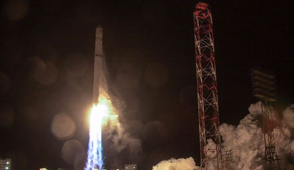 Russie: course contre la montre pour rétablir le contact avec un satellite