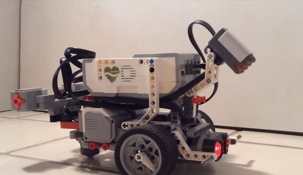 Des scientifiques ont téléchargé le cerveau d'un ver dans un robot Lego